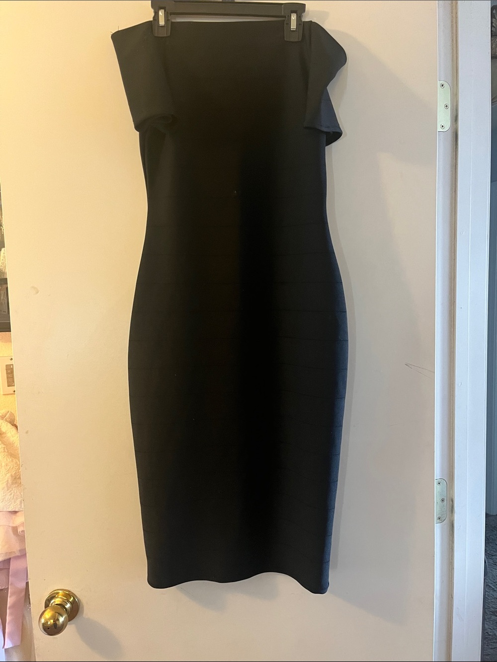 Haute Monde Black Off-Shoulder Midi Dress